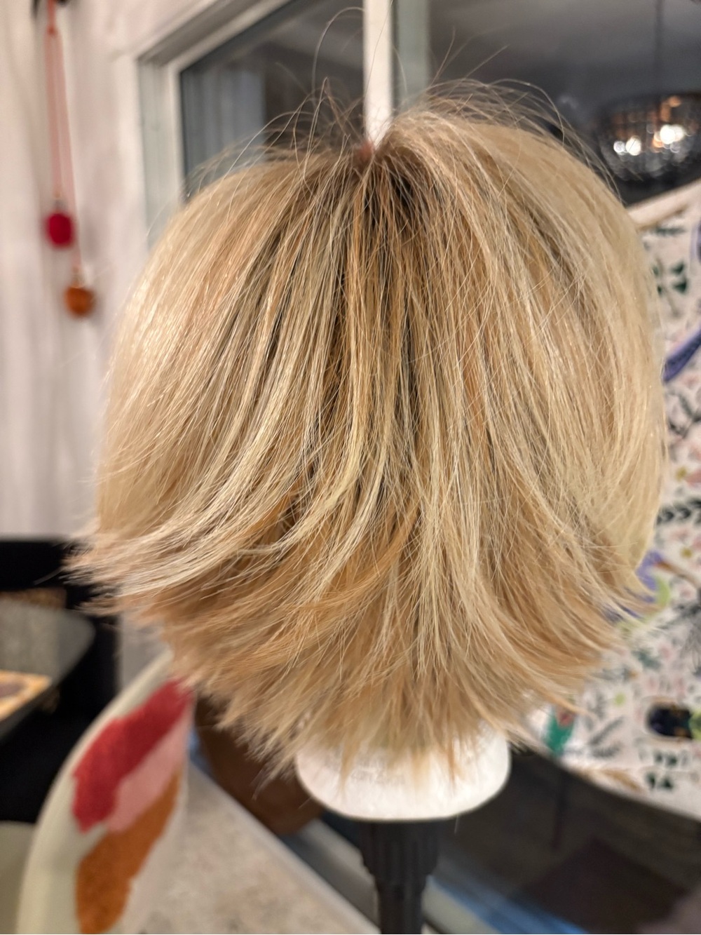 TONI BRATTIN FASHION FLAIR Short Shag Heat Friendly Synthetic Wig! Blonde Rooted - Picture 3 of 12